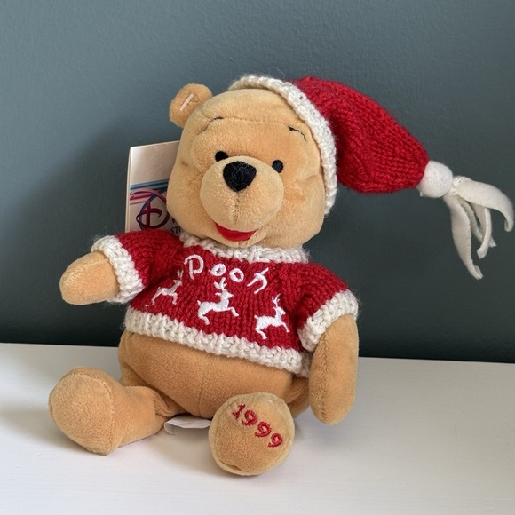 Vintage 1999 Disney Winter Sweater Winnie the Pooh Bear Red Knit Hat Plush T2 - Picture 2 of 15